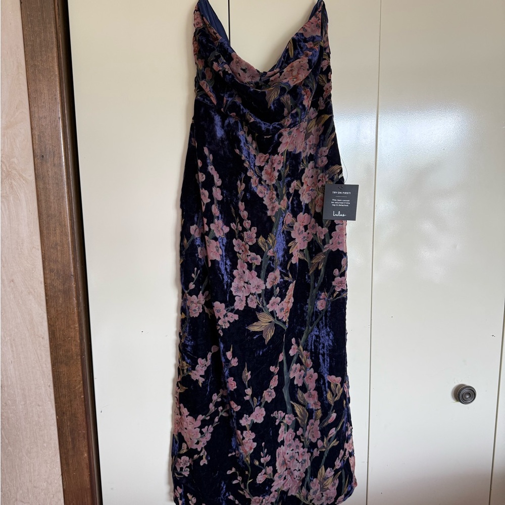 Lulu's Navy Floral Velvet Dress